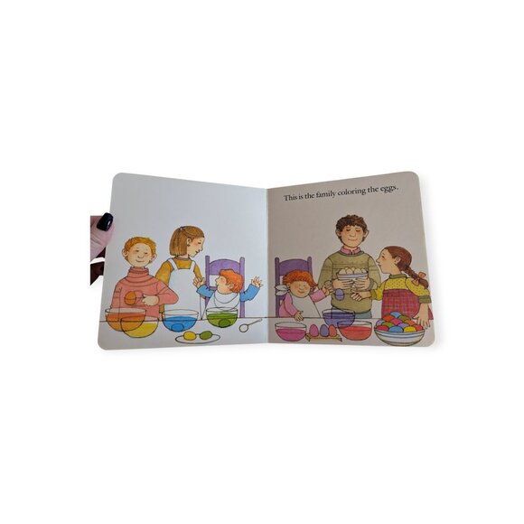 Vintage 1991 My First Easter by Tomie dePaola Board Book - Picture 7 of 9